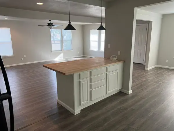 500 W Parkway Street #2, Denton, TX 76201