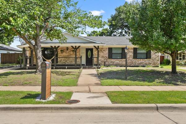 2795 Beechmont Drive, Dallas, TX 75228