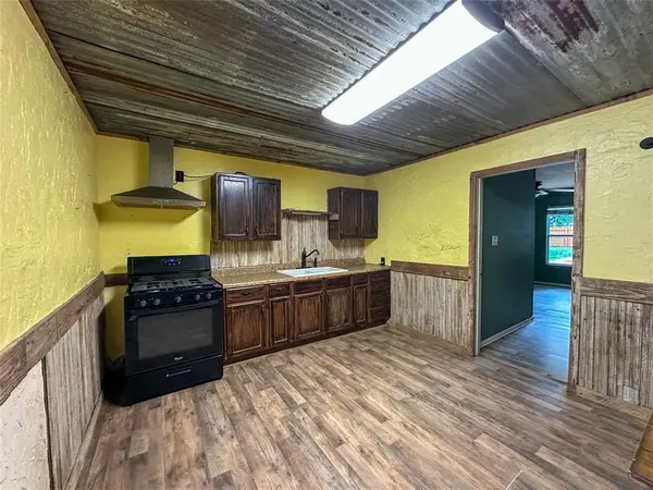 606 Lilly Street, Cleburne, TX 76033