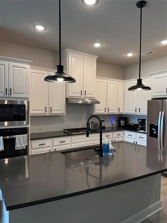 2561 Four Roses Drive, Lewisville, TX 75056