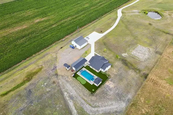 9224 County Road 592, Nevada, TX 75173