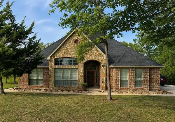 253 S Natural Springs Lane, Azle, TX 76020