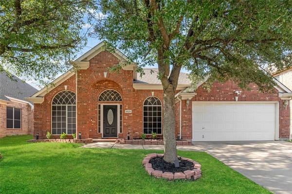 9925 Crawford Farms Drive, Fort Worth, TX 76244