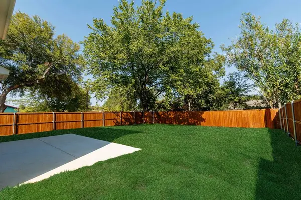 789 WA Denton Drive, Van Alstyne, TX 75495