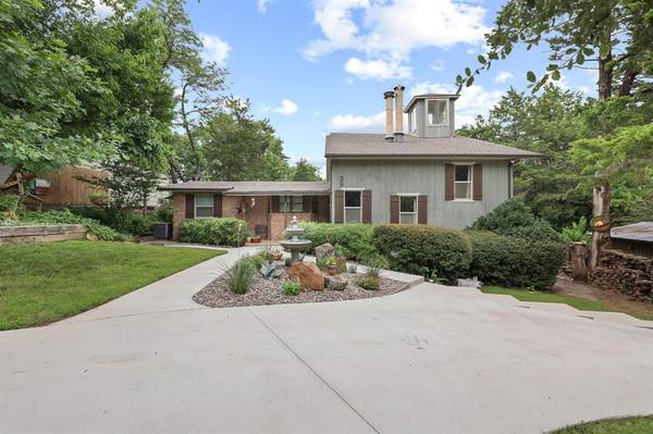 39 Windsor Drive, Pottsboro, TX 75076
