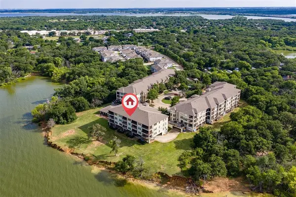 500 Waters Edge Drive #313, Lake Dallas, TX 75065