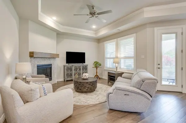 6104 Carmona Trail, Fort Worth, TX 76123