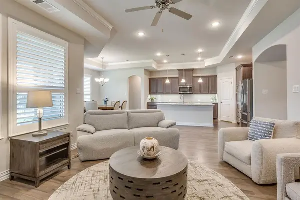 6104 Carmona Trail, Fort Worth, TX 76123