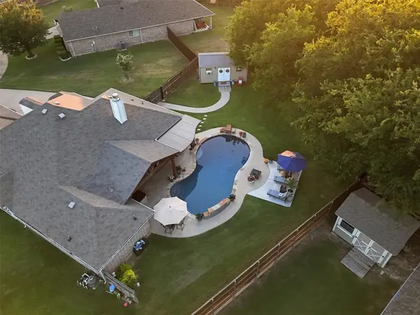 5200 Medallion Court, Midlothian, TX 76065