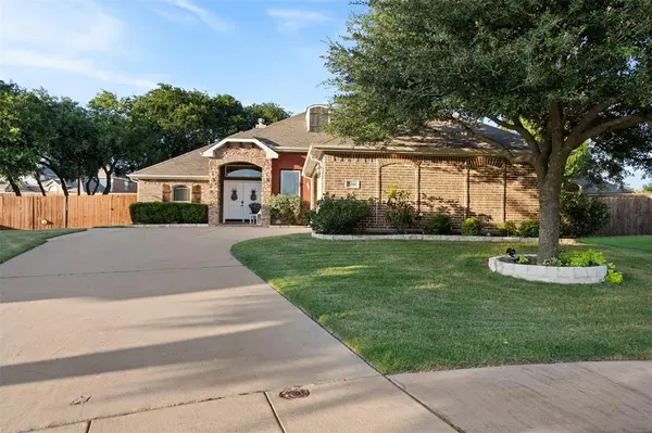 5200 Medallion Court, Midlothian, TX 76065
