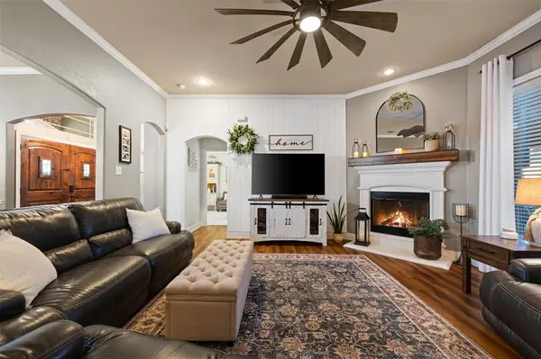 5200 Medallion Court, Midlothian, TX 76065