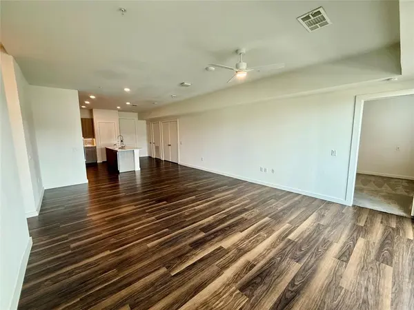 7450 Coronado Avenue #424, Dallas, TX 75214