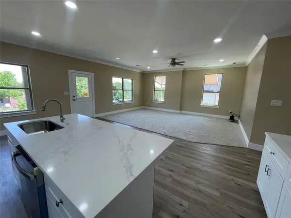 4313 Mountain Hollow Drive, Granbury, TX 76048