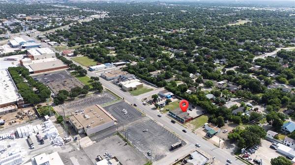 3717 Mccart Avenue, Fort Worth, TX 76110
