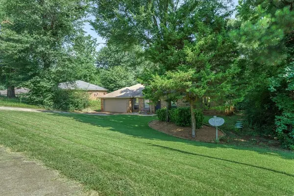 9165 Stonecreek, Tyler, TX 75703