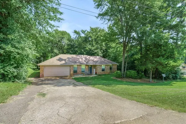 9165 Stonecreek, Tyler, TX 75703