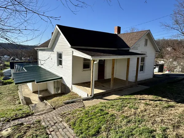 24 Cherry St, Glouster, OH 45732