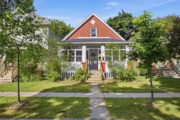 977 GLADSTONE, Windsor, ON N9A 2R5