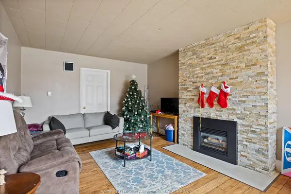 568 ASKIN, Windsor, ON N9B 2X4
