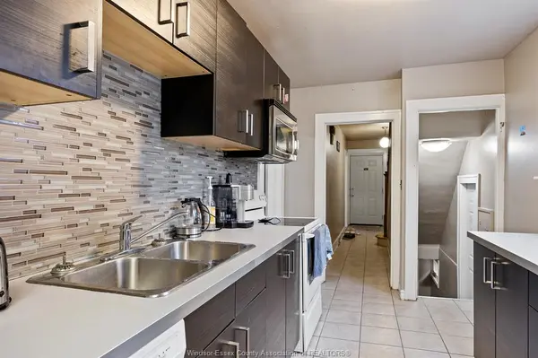 568 ASKIN, Windsor, ON N9B 2X4