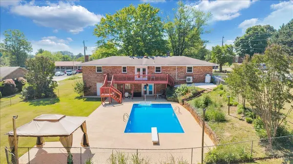 121 Ridgeview RD, Hurt, VA 24563