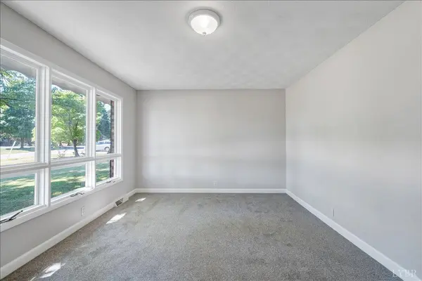 121 Ridgeview RD, Hurt, VA 24563