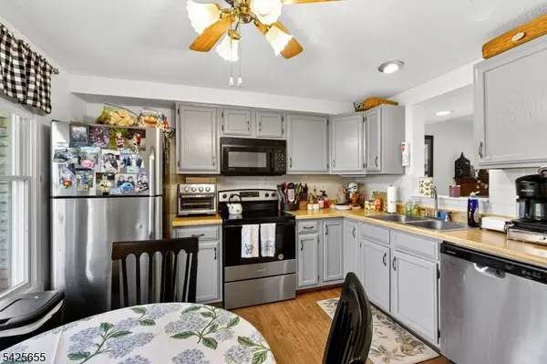 51 Liberty Ln, Franklin Boro, NJ 07416