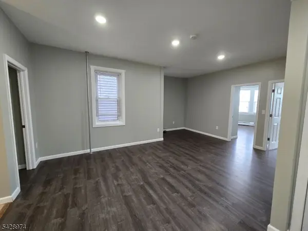 105 E Westfield Ave, Roselle Park Boro, NJ 07204