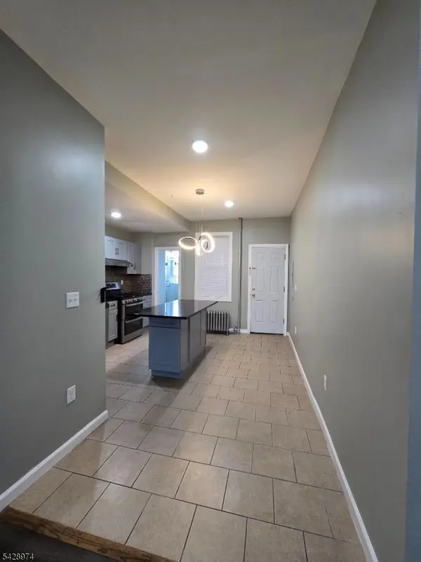 105 E Westfield Ave, Roselle Park Boro, NJ 07204