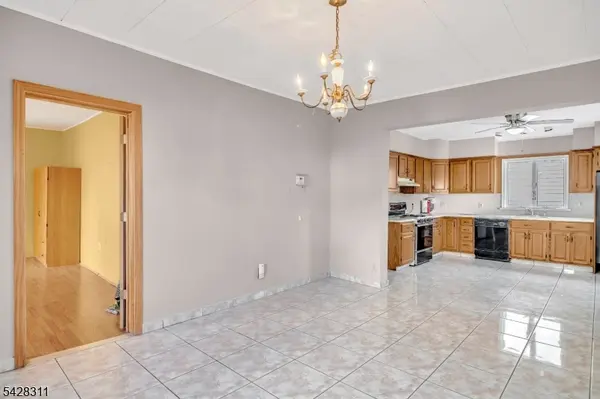 89 1St Ave, Raritan Boro, NJ 08869