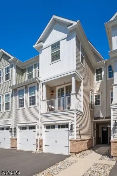 215 Park Ln, Dunellen Boro, NJ 08812