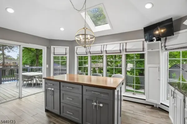 22 Woodhaven Rd, Parsippany-troy Hills Twp., NJ 07054
