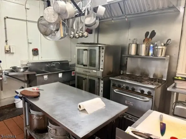 188 SPRING ST, Newton Town, NJ 07860