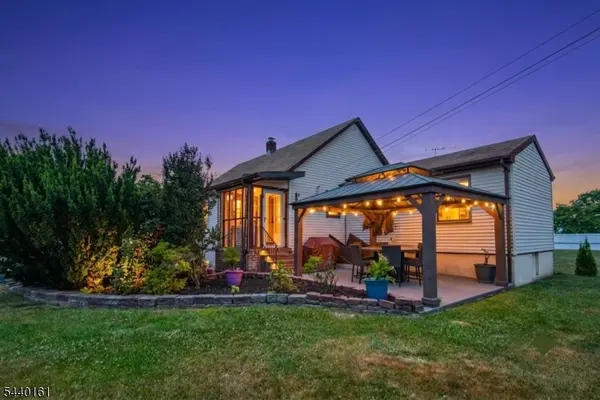 26 N 9Th Ave, Manville Boro, NJ 08835