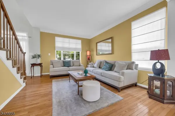 9 Hannah Ct, Readington Twp., NJ 08889