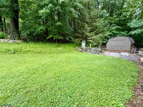 120 Barry Dr N, Vernon Twp., NJ 07422