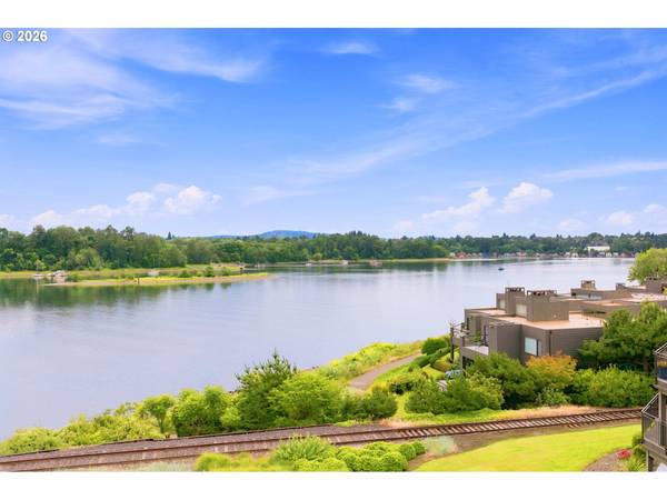 5620 S RIVERSIDE LN #1, Portland, OR 97239