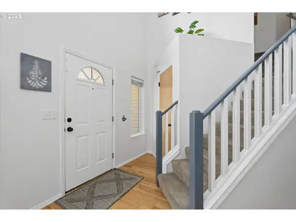 936 NE LIJA LOOP, Portland, OR 97211