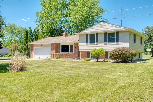 1300 W Hibbard RD, Owosso Twp, MI 48867