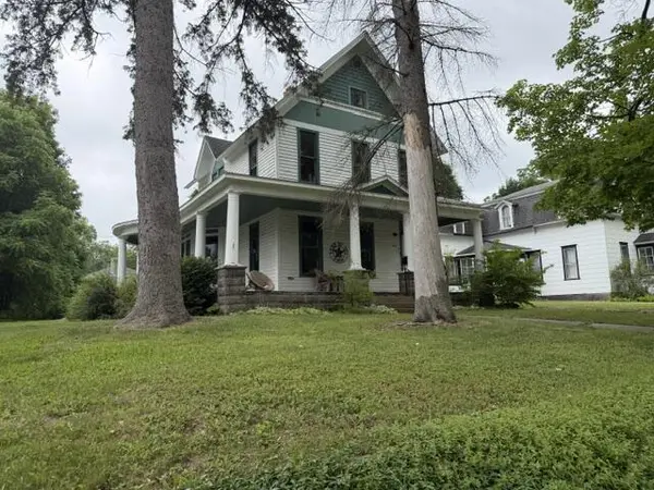 423 W Upton AVE, Reed City, MI 49677