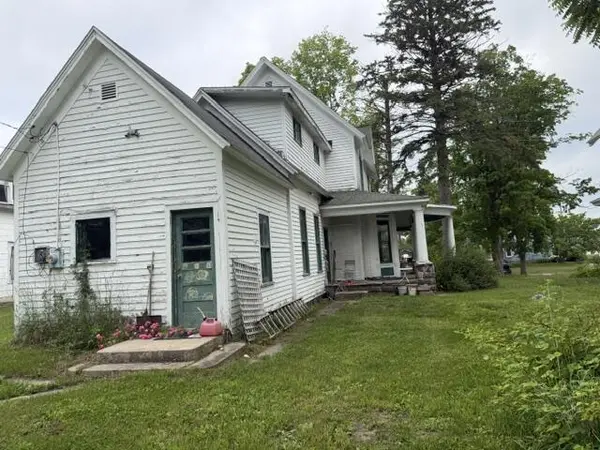 423 W Upton AVE, Reed City, MI 49677