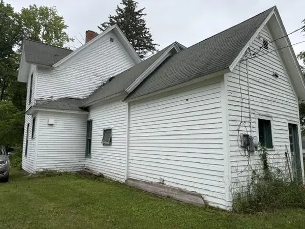 423 W Upton AVE, Reed City, MI 49677