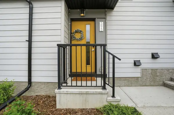 595 Evanston Link NW, Calgary, AB T3P 1S2