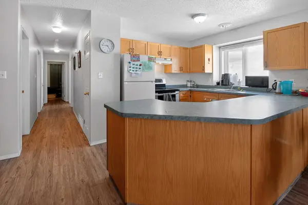 9214 94A AVE, Grande Prairie, AB T8V6W5