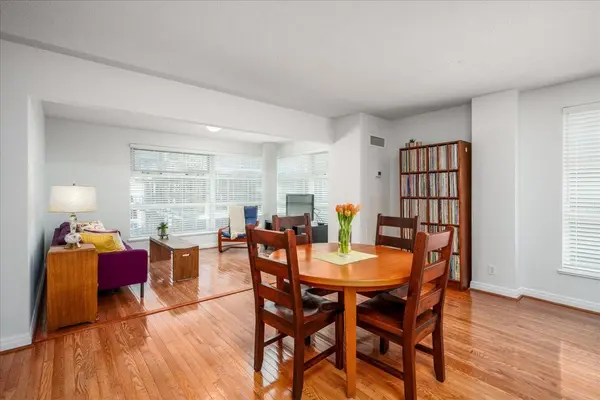 50 Lombard ST #1401, Toronto C08, ON M5C 2X4