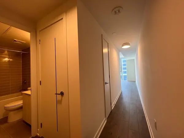 357 King ST W #2804, Toronto C01, ON M5V 1K1