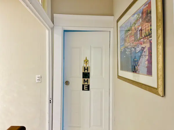218 Heath ST W #2nd floor, Toronto C03, ON M5P 1N7