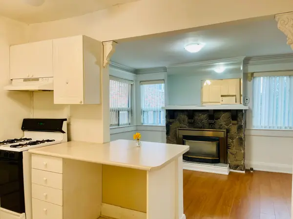 218 Heath ST W #2nd floor, Toronto C03, ON M5P 1N7
