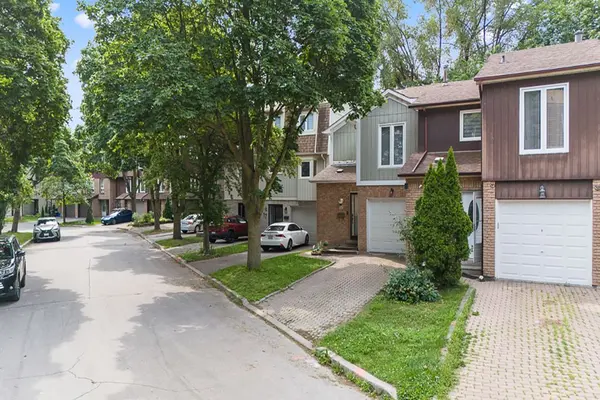 15 Clematis RD, Toronto C15, ON M2J 4X1