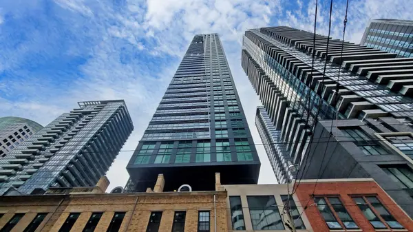 327 King ST W #1905, Toronto C01, ON M5V 0W7
